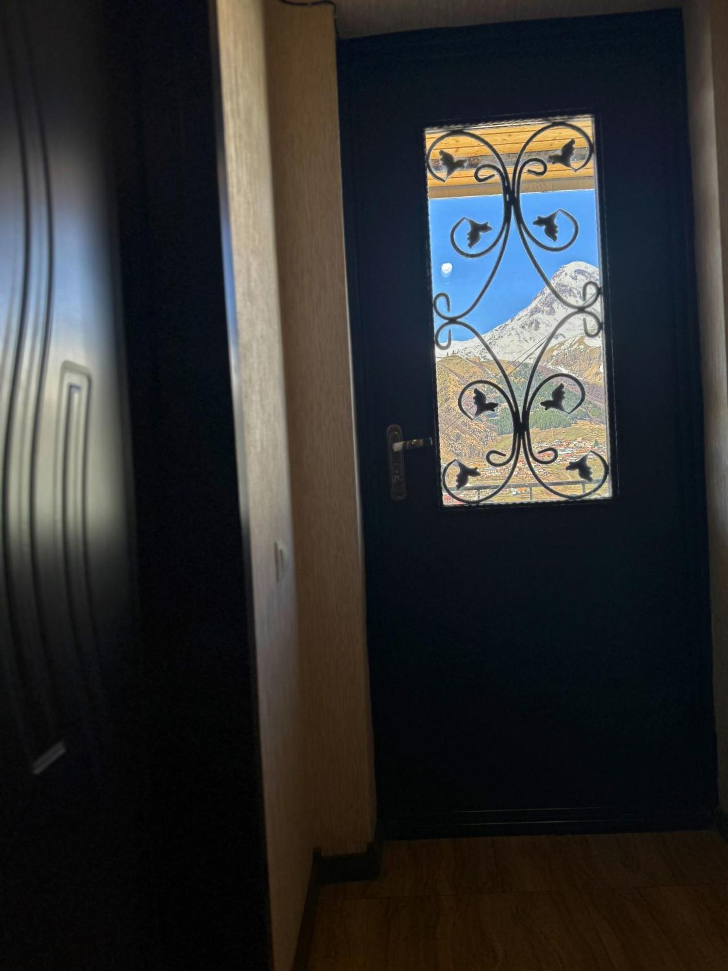 Guesthouse Elia Kazbegi Extérieur photo