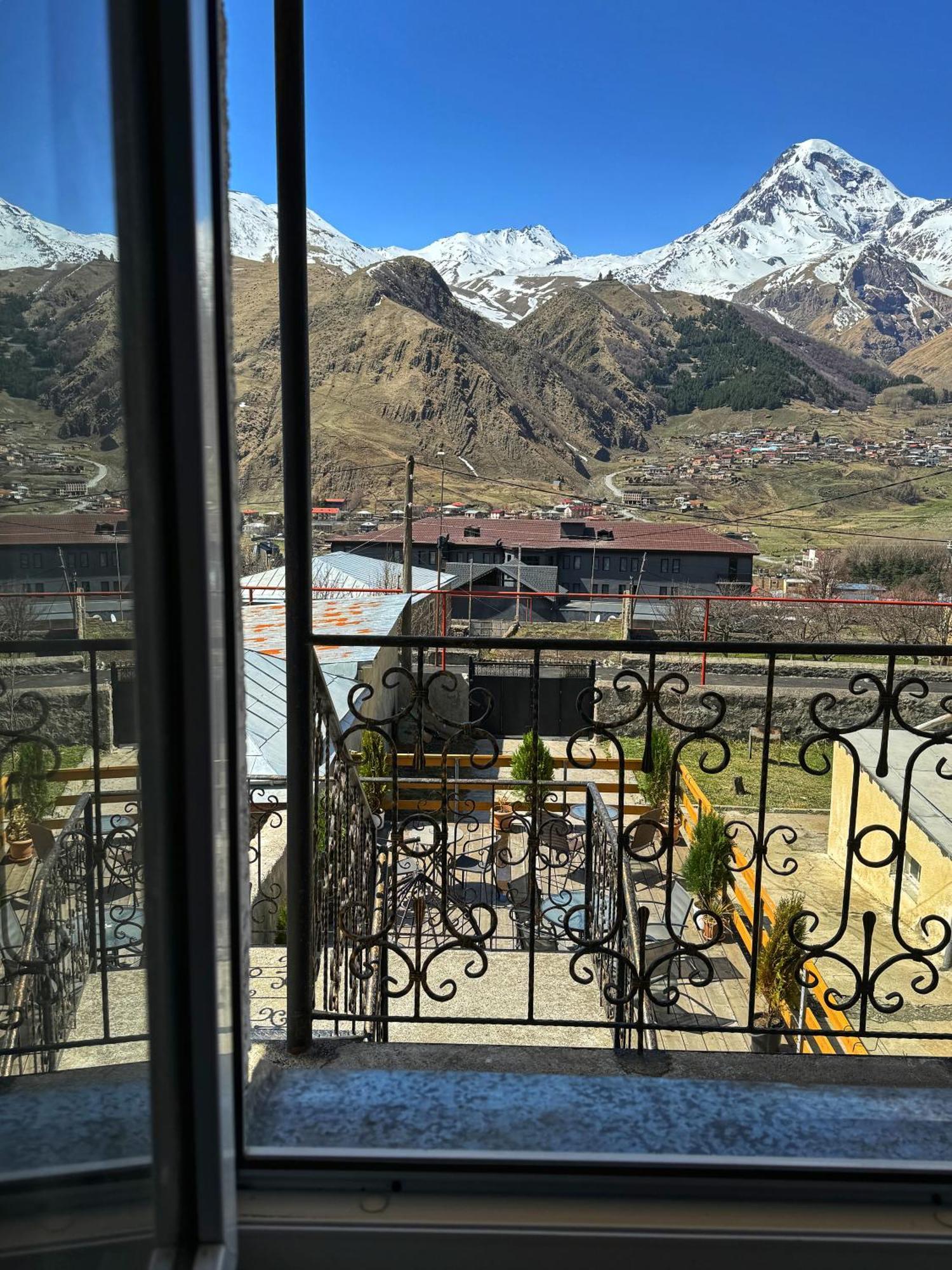 Guesthouse Elia Kazbegi Extérieur photo