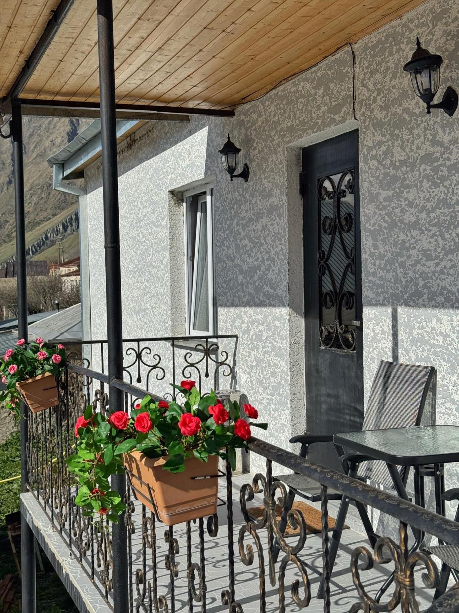 Guesthouse Elia Kazbegi Extérieur photo