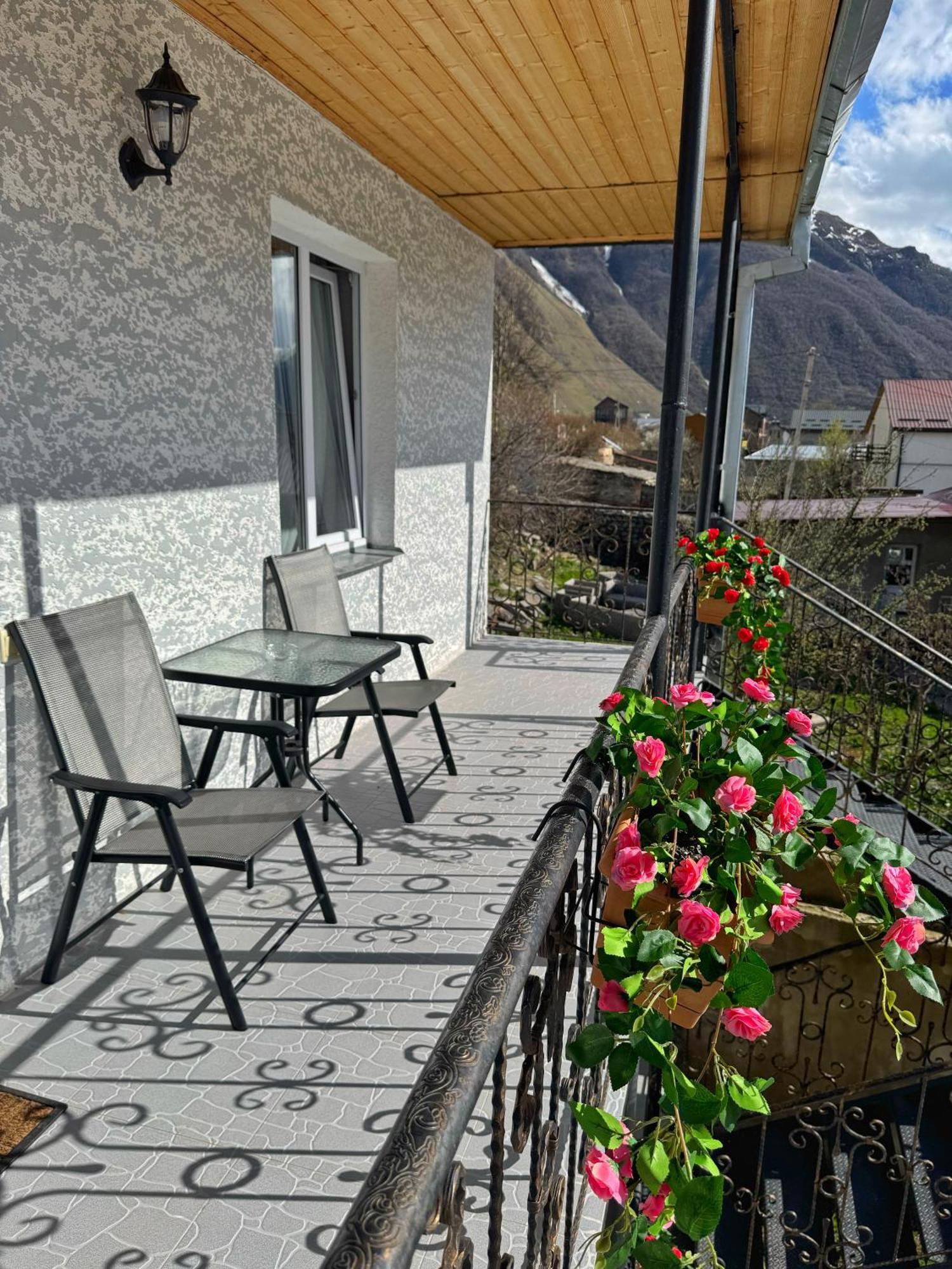 Guesthouse Elia Kazbegi Extérieur photo